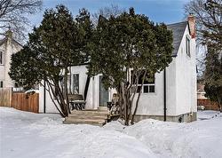 103 Jefferson AVE  Winnipeg, MB R2V 0M2