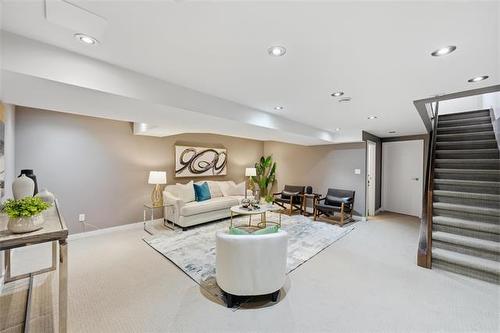 615 Stradbrook Ave, Winnipeg, MB 