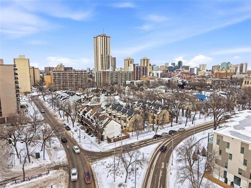 615 Stradbrook Ave, Winnipeg, MB 