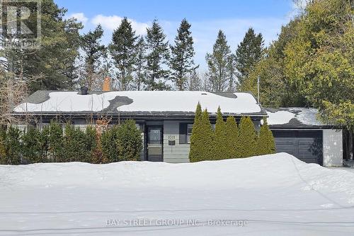 1011 JANETTE STREET  Newmarket, ON L3Y 3C4