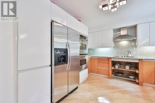 1995 Pitagora Court, Mississauga, ON - Indoor Photo Showing Kitchen With Stainless Steel Kitchen With Upgraded Kitchen