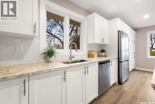 2003 Styles Crescent, Regina, SK - Indoor Photo Showing Kitchen With Upgraded Kitchen