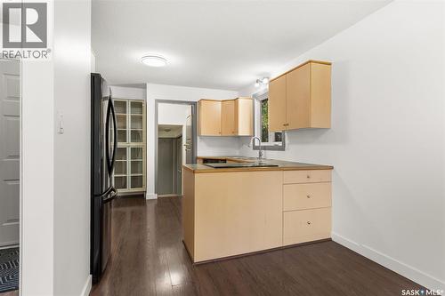 78 Spence Street, Regina, SK - Indoor Photo Showing Kitchen