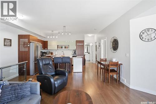 504 1015 Patrick Crescent, Saskatoon, SK - Indoor Photo Showing Living Room