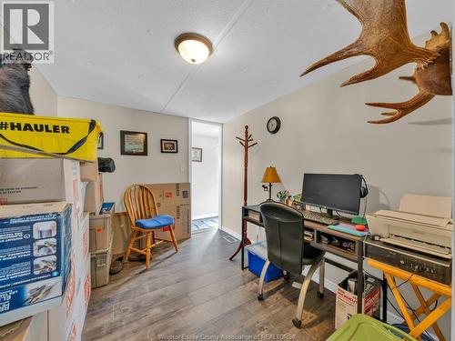 8 Maple, Mcgregor, ON - Indoor Photo Showing Office