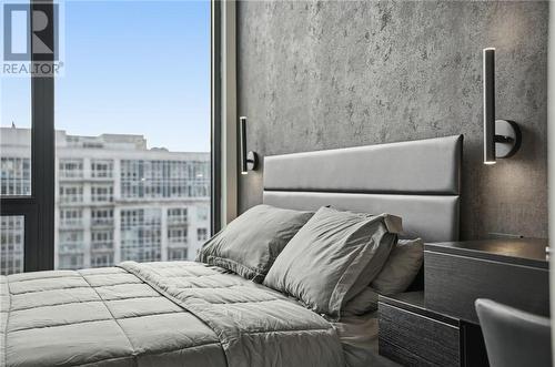 180 George Street Unit# Ph206, Ottawa, ON - Indoor Photo Showing Bedroom