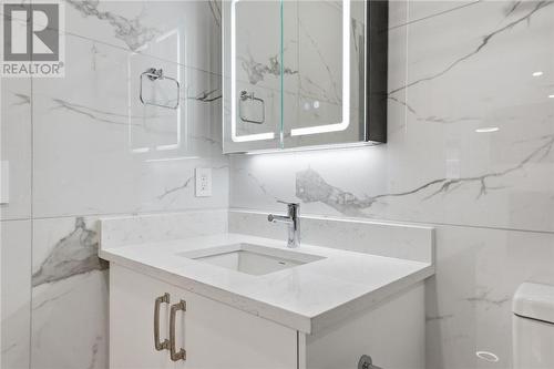 180 George Street Unit# Ph206, Ottawa, ON - Indoor Photo Showing Bathroom