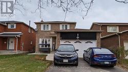 25 STILLWATER CRESCENT N  Brampton, ON L6X 3K6