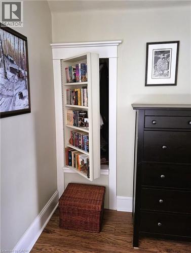 210 Charlton Avenue E, Hamilton, ON - Indoor Photo Showing Other Room