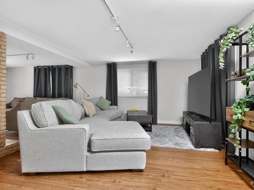 37 Lawnsdale Drive, Dartmouth, NS 