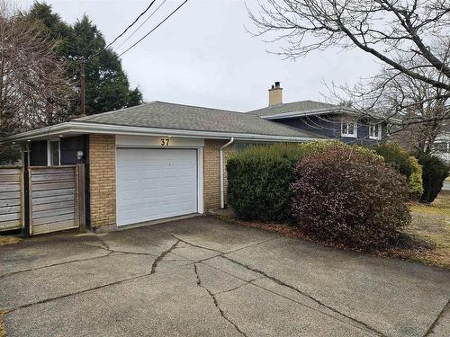 37 Lawnsdale Drive, Dartmouth, NS 