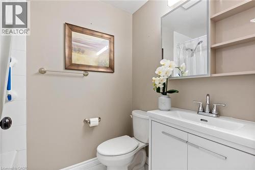 49 Cedarwoods Crescent Unit# 48, Kitchener, ON - Indoor Photo Showing Bathroom