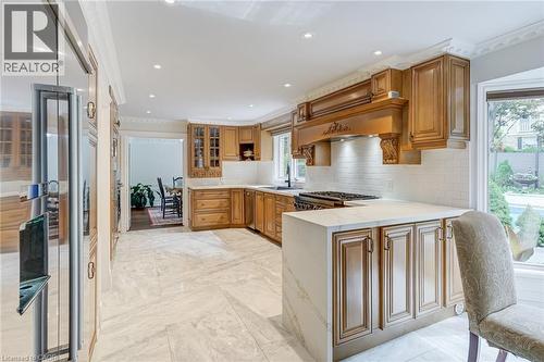 28 Stonegate Drive, Hamilton, ON - Indoor Photo Showing Kitchen