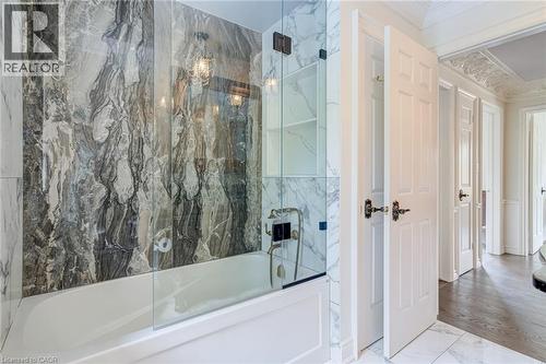 28 Stonegate Drive, Hamilton, ON - Indoor Photo Showing Bathroom