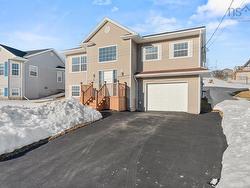 5 Kiel Court  Eastern Passage, NS B3G 1R3