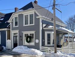 52 Pelham Street  Lunenburg, NS B0J 2C0