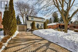 15 SQUIRES AVENUE  Toronto, ON M4B 2R2