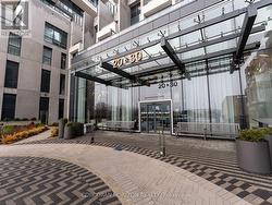 221 - 30 INN ON THE PARK DRIVE  Toronto, ON M3C 0P7