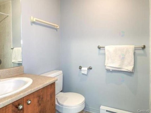 Salle de bains - 202-280 Boul. Hymus, Pointe-Claire, QC - Indoor Photo Showing Bathroom