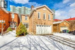 3582 ITALIA CRESCENT  Mississauga, ON L5B 3T5