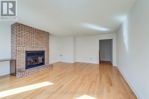 3582 Italia Crescent, Mississauga, ON - Indoor Photo Showing Living Room With Fireplace