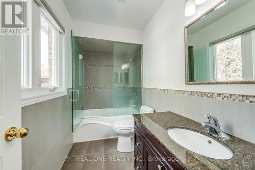 3582 Italia Crescent, Mississauga, ON - Indoor Photo Showing Bathroom