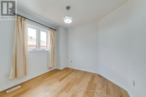 3582 Italia Crescent, Mississauga, ON - Indoor Photo Showing Other Room