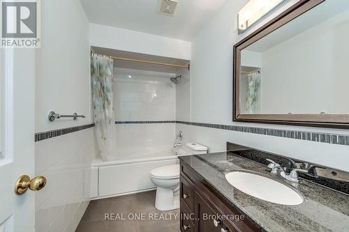 3582 Italia Crescent, Mississauga, ON - Indoor Photo Showing Bathroom