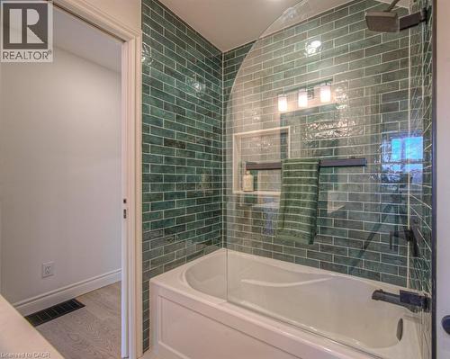 30 Dunbar Road S, Waterloo, ON - Indoor Photo Showing Bathroom