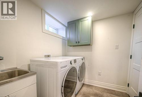 30 Dunbar Road S, Waterloo, ON - Indoor Photo Showing Laundry Room
