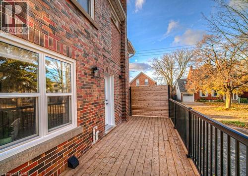 30 Dunbar Road S, Waterloo, ON - Outdoor