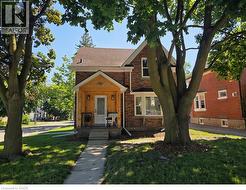 30 DUNBAR Road S  Waterloo, ON N2L 2E3
