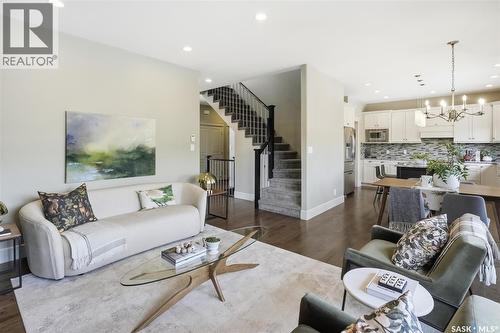 171 Roy Crescent, Saskatoon, SK - Indoor Photo Showing Living Room