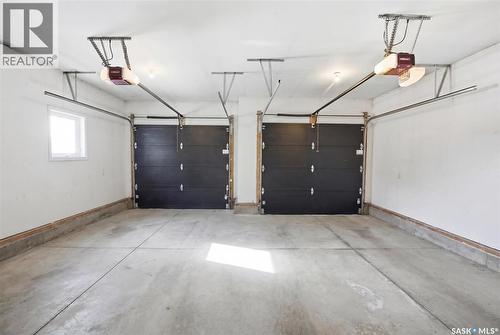 171 Roy Crescent, Saskatoon, SK - Indoor Photo Showing Garage