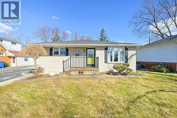 533 Maple  Lasalle, ON N9J 1P6