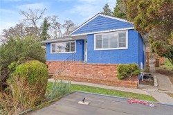 3560 Cedar Hill Rd  Saanich, BC V8P 3Z1