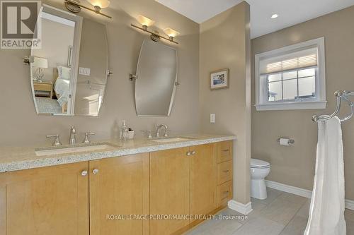 349 Berkley Avenue, Ottawa, ON - Indoor Photo Showing Bathroom
