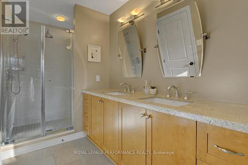 349 Berkley Avenue, Ottawa, ON - Indoor Photo Showing Bathroom