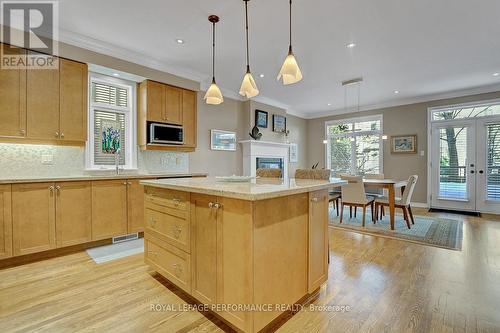 349 Berkley Avenue, Ottawa, ON - Indoor Photo Showing Kitchen
