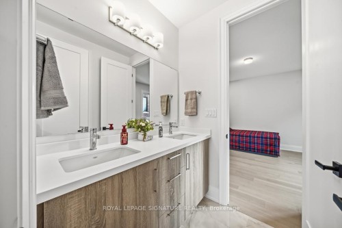 16 Gianvito Crescent, King, ON - Indoor Photo Showing Bathroom