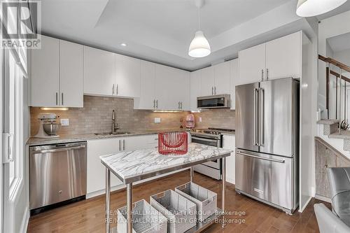 D - 124 Guigues Avenue, Ottawa, ON - Indoor Photo Showing Kitchen With Stainless Steel Kitchen With Upgraded Kitchen