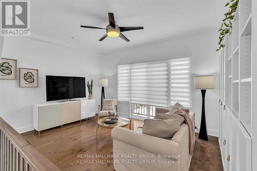 D - 124 Guigues Avenue, Ottawa, ON - Indoor Photo Showing Living Room