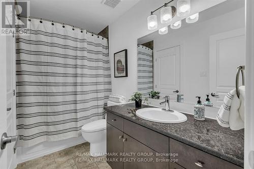 D - 124 Guigues Avenue, Ottawa, ON - Indoor Photo Showing Bathroom