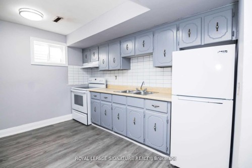 827 Stainton Drive, Mississauga, ON 