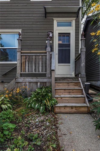 210 Charlton Avenue E, Hamilton, ON - Outdoor