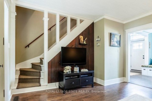 210 Charlton Avenue E, Hamilton, ON - Indoor