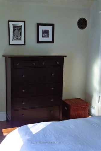 210 Charlton Avenue E, Hamilton, ON - Indoor Photo Showing Bedroom