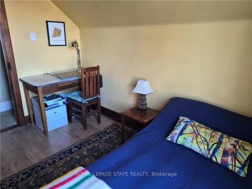 210 Charlton Avenue E, Hamilton, ON - Indoor