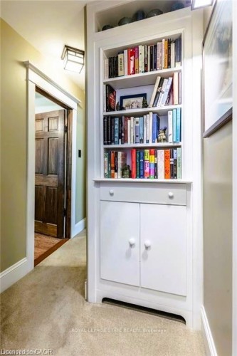 210 Charlton Avenue E, Hamilton, ON - Indoor Photo Showing Other Room