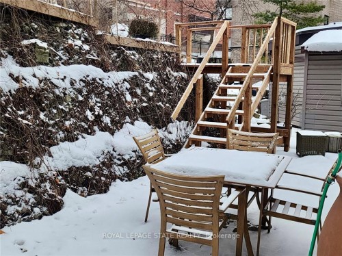 210 Charlton Avenue E, Hamilton, ON - Outdoor